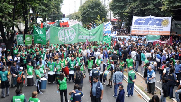 Exigen los estatales reabrir las paritarias