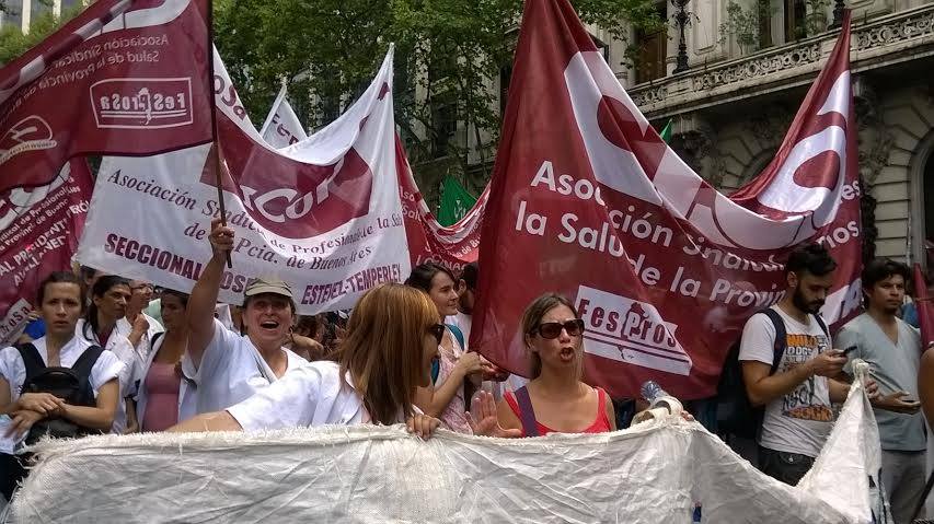 Estatales bonaerenses convocaron a un paro para el lunes