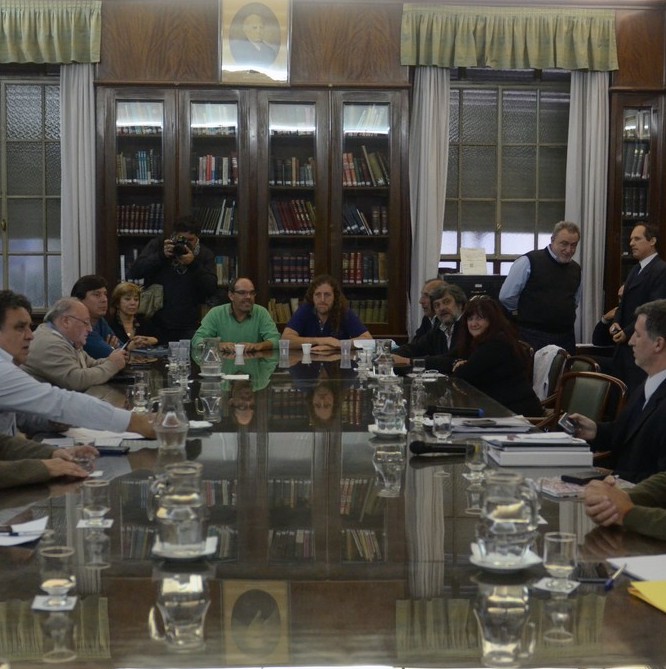 CICOP en la paritaria general del estado provincial.  La reabrió la lucha de lxs trabajadorxs.