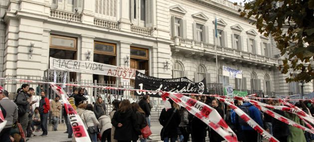 Convocatoria a paritaria y nuevas medidas