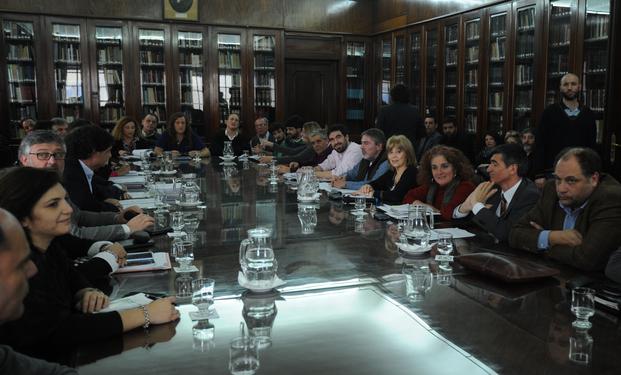 Primer round con estatales: les ofrecieron 13,9% por seis meses