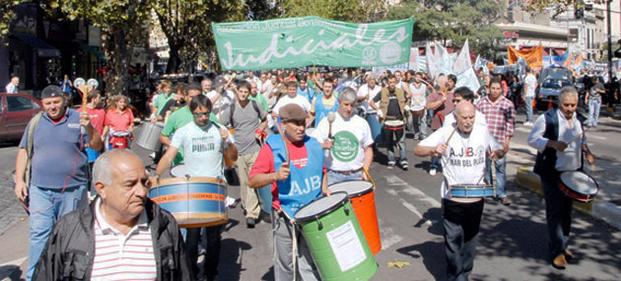 Con los médicos y judiciales, se reabre la agenda de paros