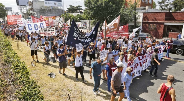 Intentaron cortar la autopista por los despidos en el Hospital Posadas