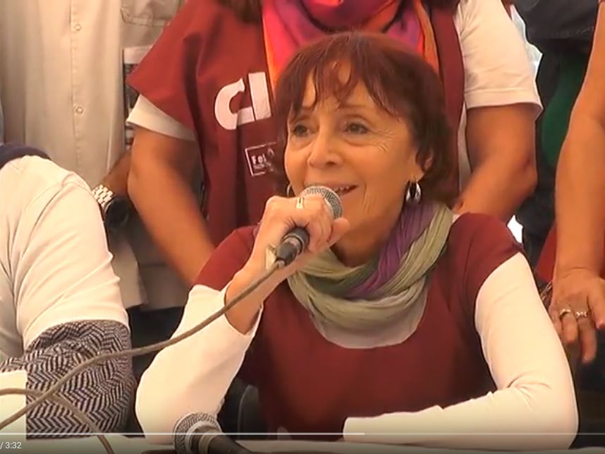 MÉDICOS EN LA CARPA FRENTE A GOBERNACIÓN