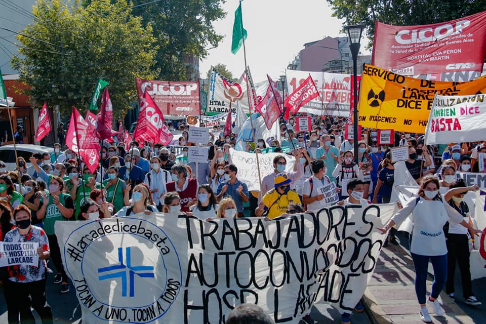 Masiva movilización desde el Hospital Larcade hacia la Sede Municipal de San Miguel