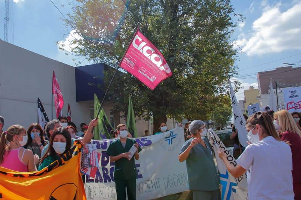 Hospital Larcade Asamblea y concentración para pedir por la reincorporación de una compañera despedida