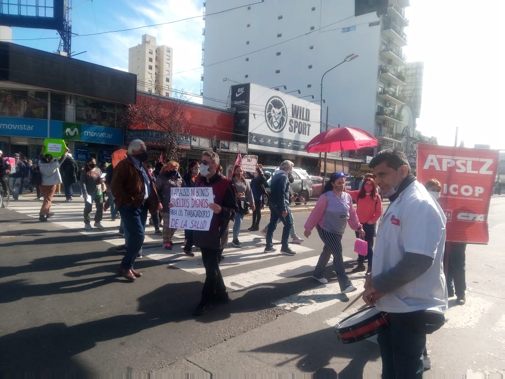 Lomas de Zamora: Trabajadorxs de la salud realizaron un Semaforazo