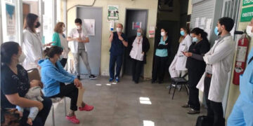 Asamblea de profesionales en el Hospital Larraín de Berisso-09