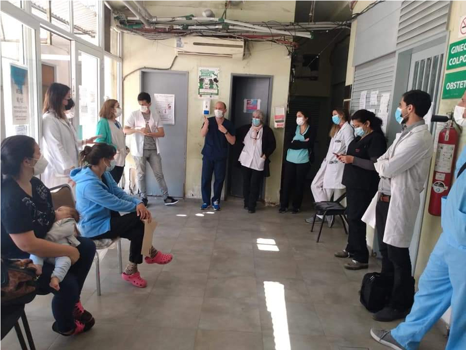 Asamblea de profesionales en el Hospital Larraín de Berisso-09