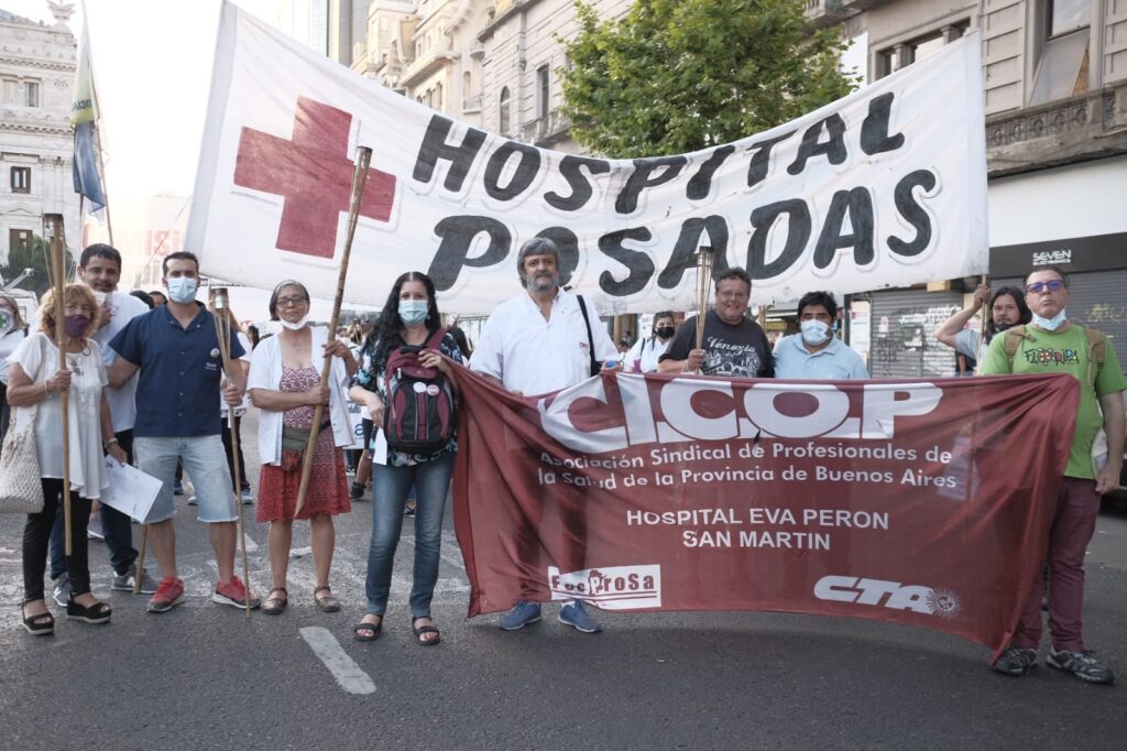 Miembros del Consejo Directivo Provincial de CICOP y de la seccional Hospital Posadas participaron el día miércoles 24 de noviembre de la marcha de antorchas que se llevó a cabo en la Ciudad Autónoma de Buenos Aires por el reconocimiento profesional de Enfermería.