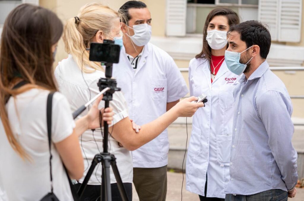 Una delegación del Consejo Directivo Provincial de CICOP visitó el lunes 17 de enero el Hospital Abraham Piñeyro de Junín para llevar el apoyo al reclamo de lxs trabajadorxs del Servicio de Emergencias y respaldar a lxs dirigentes locales, quienes vienen sufriendo escraches mediáticos por sostener las reivindicaciones del equipo de salud.