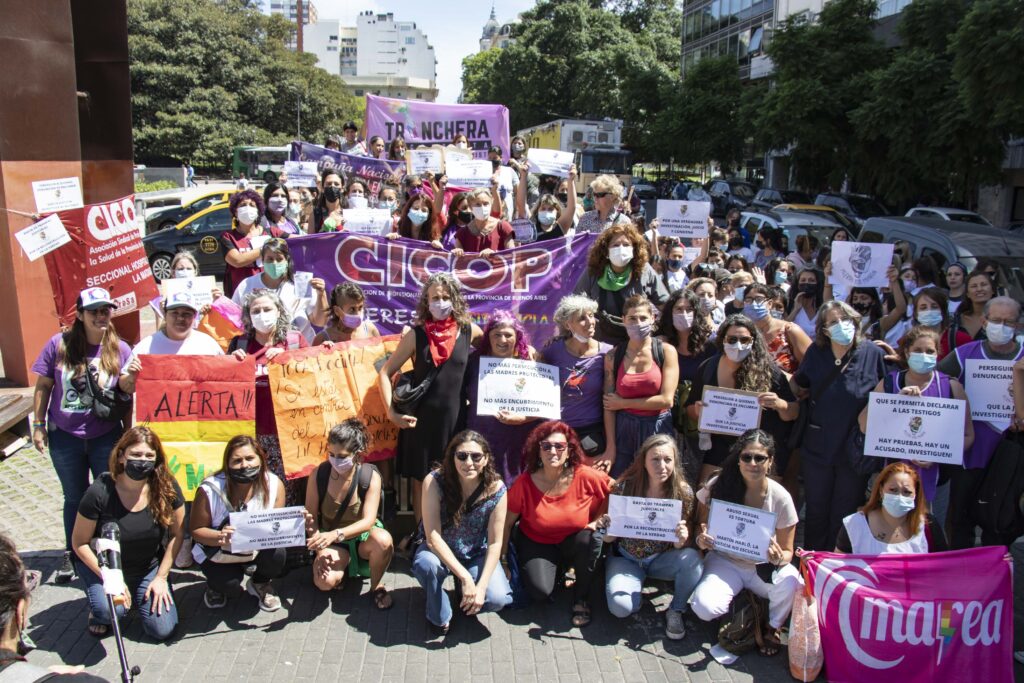 En el marco de la Campaña #AlertaPorMartín, el día jueves 3 de marzo representantes de CICOP se concentraron junto a otras organizaciones sociales y políticas frente a la Cámara Nacional de Apelaciones para exigir justicia para Martín y su madre, trabajadora de la salud.