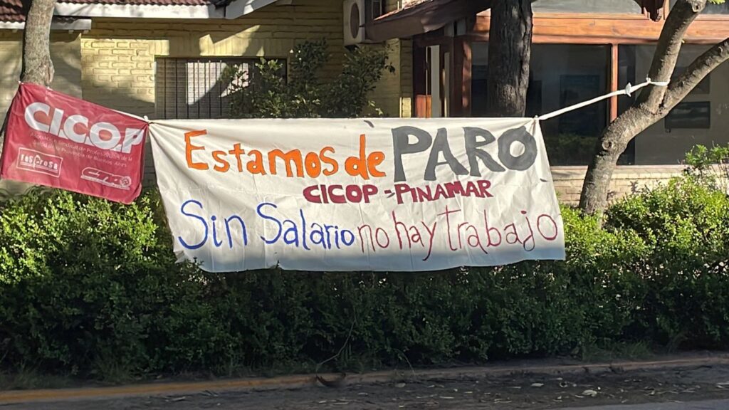 La Seccional CICOP Municipales de Pinamar llevó a cabo este jueves 10 de marzo un paro de actividades para reclamar al gobierno de Martín Yeza el pago urgente de los salarios adeudados. Además, denunciaron que más de 140 compañerxs de salud cobraron mal.