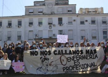 Morón: Paro y movilización por el reconocimiento de enfermería 