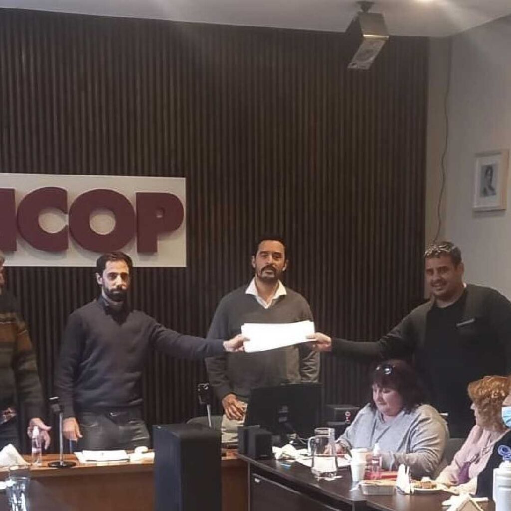 Autoridades de CICOP recibieron el viernes 27 de mayo a miembros de la Comisión Directiva del Hospital Posadas, quienes entregaron un petitorio firmado por lxs trabajadorxs de dicho establecimiento sanitario reclamando las licencias por estrés y el pago por área cerrada.