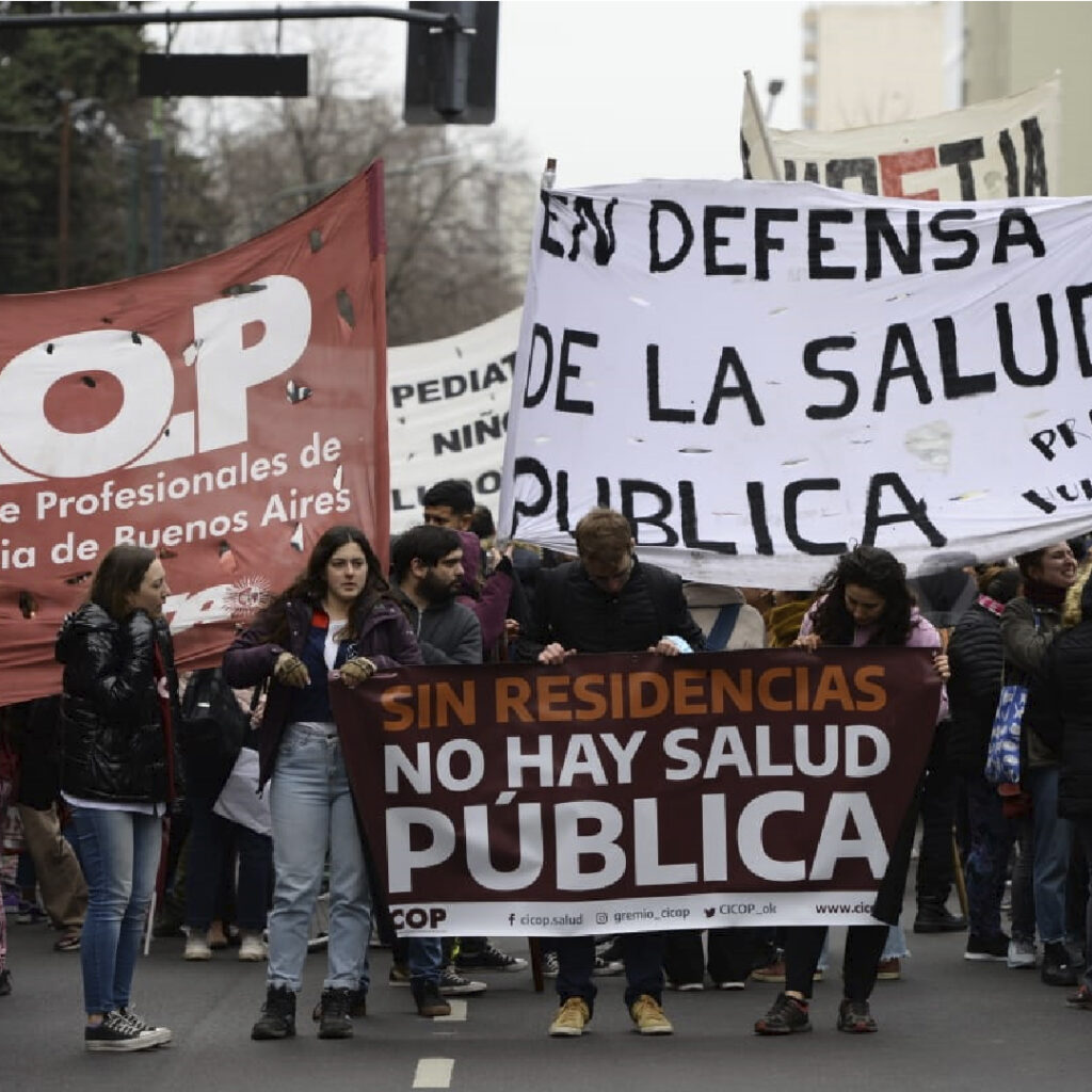 Las Residencias pararon y se movilizaron por un Nuevo Reglamento