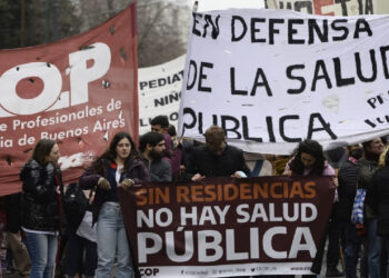 Las Residencias pararon y se movilizaron por un Nuevo Reglamento