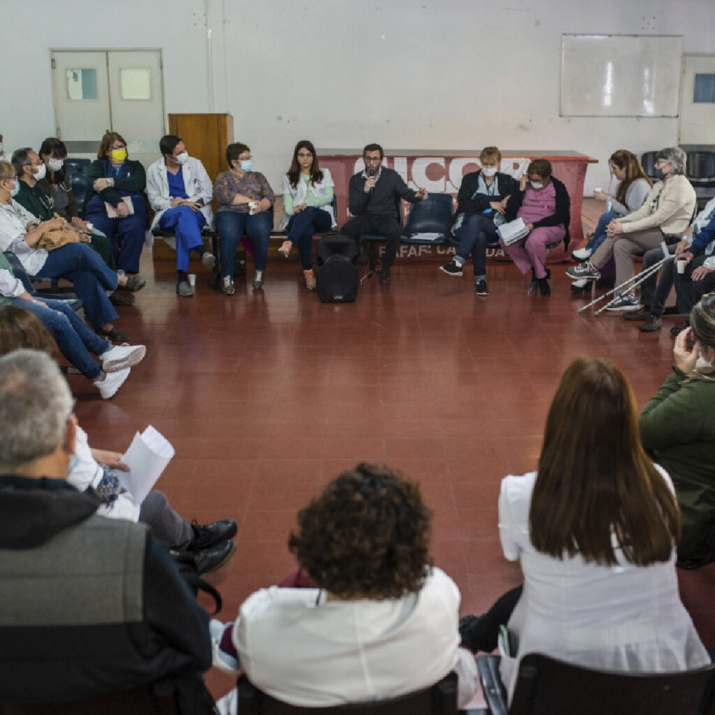 Se llevó a cabo la Charla Sobre Desgaste Laboral en el Hospital Oñativia