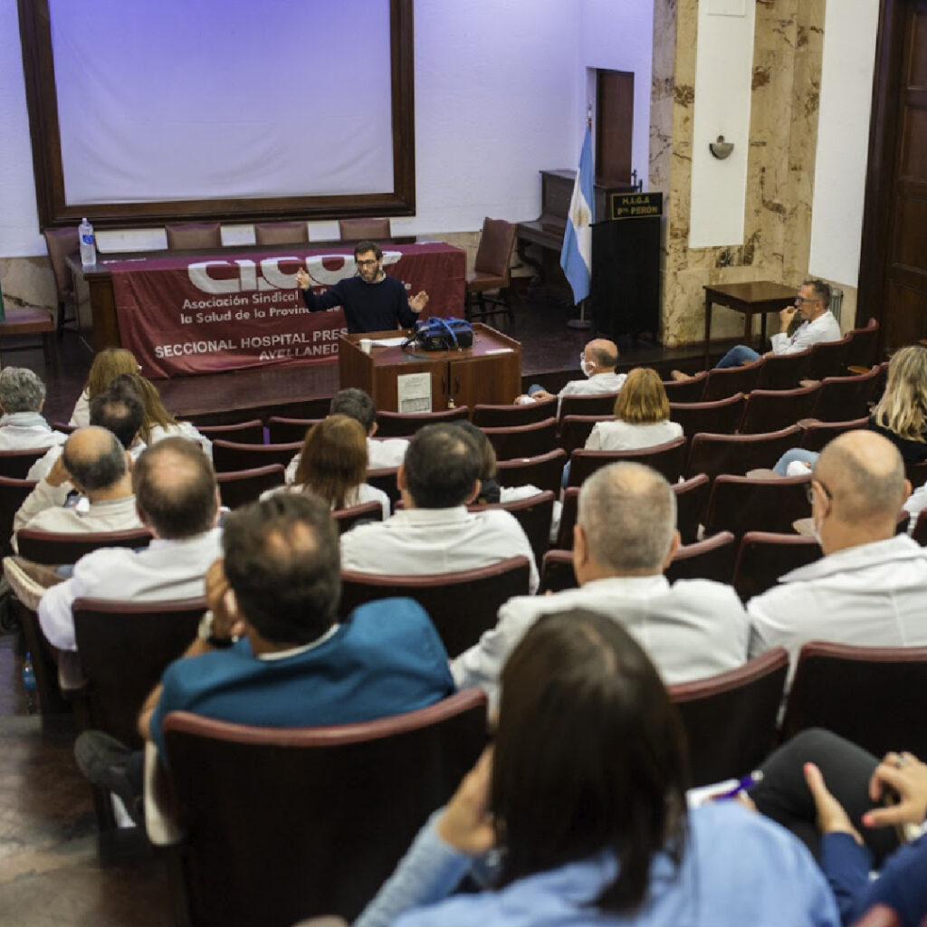 Se realizó la Charla Sobre Desgaste Laboral en el Hospital Presidente Perón 