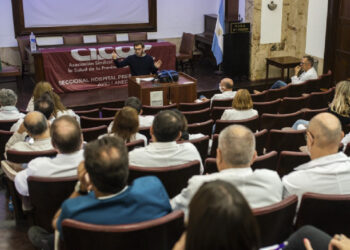 Se realizó la Charla Sobre Desgaste Laboral en el Hospital Presidente Perón 