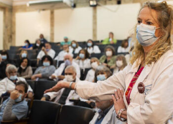 Se llevó adelante la Charla sobre Desgaste Laboral en el Hospital Evita de Lanús