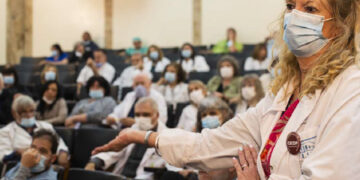 Se llevó adelante la Charla sobre Desgaste Laboral en el Hospital Evita de Lanús