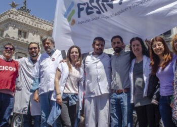 Hospitales Nacionales y Residentes de CABA se movilizaron al Congreso
