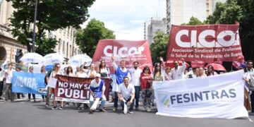 Paro Nacional de Salud de FESINTRAS: Contundente movilización en La Plata a la Legislatura