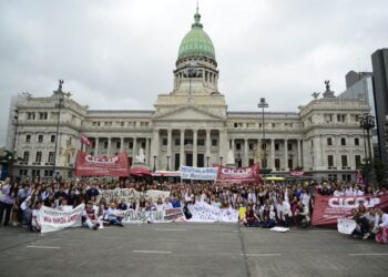 Contundente Paro y Movilización del Equipo de Salud de la Provincia de Buenos Aires