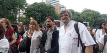 El Hospital Posadas marchó al Ministerio de Salud