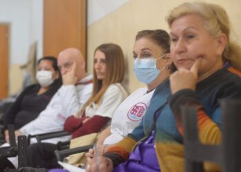 Charla sobre Desgaste Laboral en el Hospital Gutiérrez