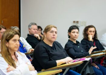 Charla sobre Desgaste Laboral, Pase de Ley y Dedicación Exclusiva en el Hospital San Felipe de San Nicolas