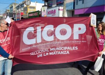 Semaforazo en defensa de la Salud Pública Municipal