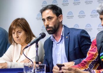 ¡La Salud es un Derecho, No una Mercancía!