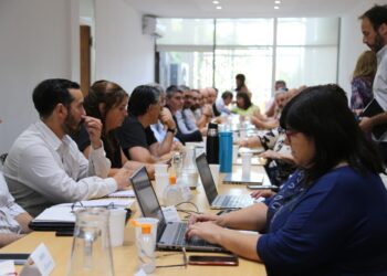 El Gobierno bonaerense propuso un aumento del 20% para los salarios de febrero