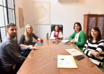 Reunión de la Secretaría de Juventudes y Residencias con la Escuela de Gobierno en Salud 