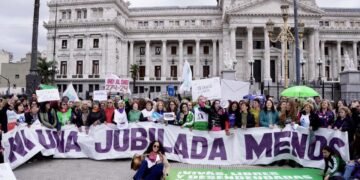 NI UNA JUBILADA MENOS: Acción feminista frente al Congreso de la Nación
