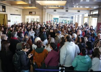 Masiva Asamblea por despidos en el Hospital Posadas