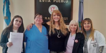 Reconocimiento a Licenciadxs en Enfermería en el Hospital Evita Pueblo