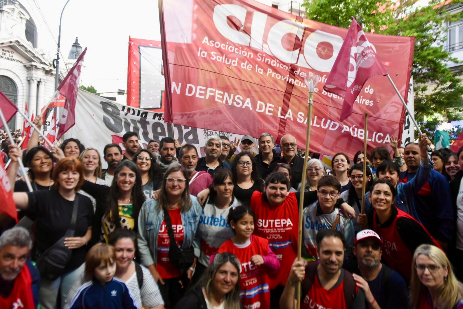 Marcha de antorchas en defensa de la Educación Pública, Gratuita y de ...