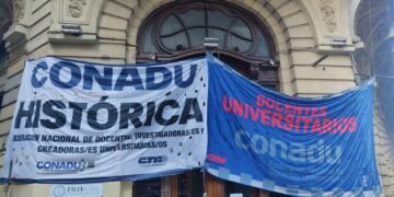 ¡A la Educación y a la Salud Pública las defendemos entre todxs!