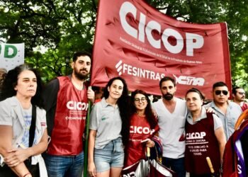 Abrazo al Ministerio de Salud: ¡Sin Trabajadorxs No Hay Salud Pública! 