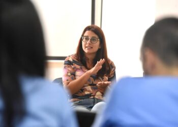 Charla informativa en el Hospital Rossi