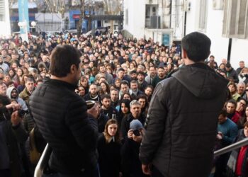Multitudinaria asamblea de trabajadorxs de la salud: ¡No hay democracia con proscripción! 