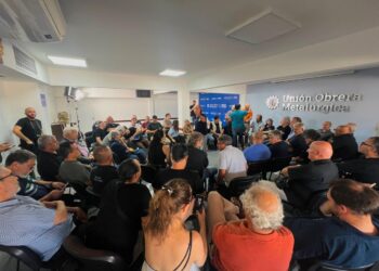 Reunión de trabajo en e Hospital Presidente Perón