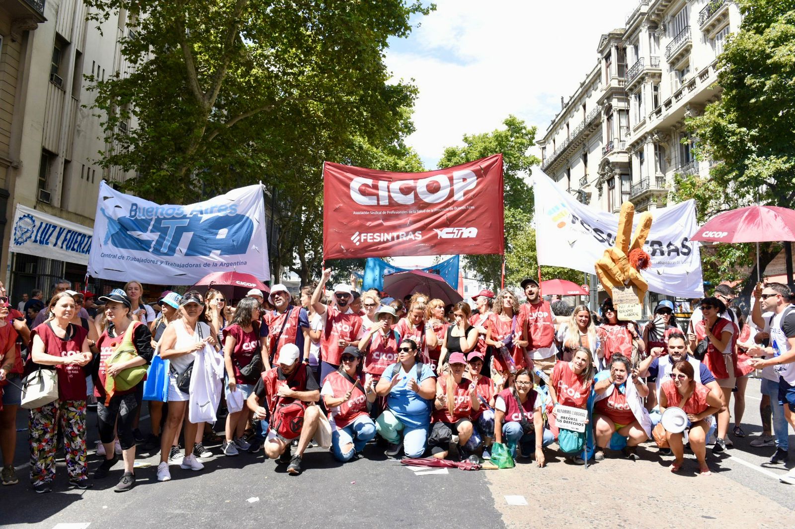 Masiva movilización y paro contra la reforma laboral - CICOP