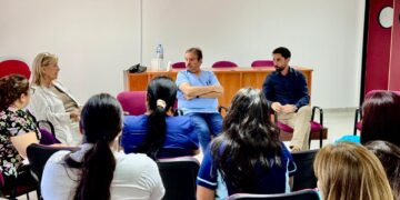 Reunión de Trabajo en el Hospital Petrona V. de Cordero de San Fernando