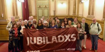 Jubiladxs de CICOP disfrutaron un recorrido cultural por La Plata