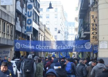 FESINTRAS y CICOP presentes en el abrazo solidario en defensa de la UOM y de la autonomía sindical