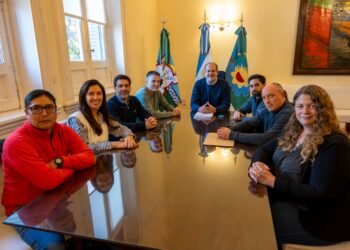 Jornada de trabajo con el intendente y autoridades sanitarias de Bahía Blanca